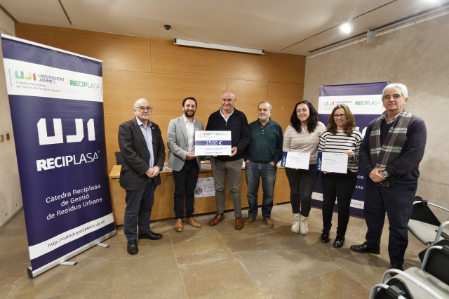 La Cátedra Reciplasa premia la labor de Benlloc en una iniciativa para mejorar la gestión ambiental
