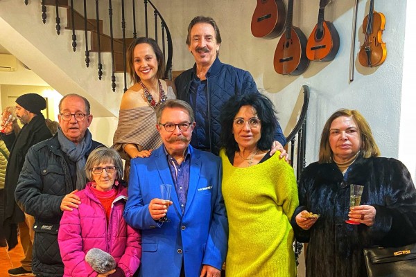 'Regala arte, regálate arte': Luis Bolumar abre la Navidad con una tradicional exposición en su taller