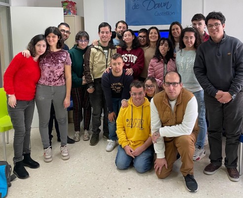 Vithas imparte un curso de primeros auxilios a alumnos de la Fundación Síndrome de Down