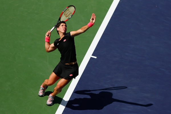 Carla Suárez remonta para alcanzar las semifinales