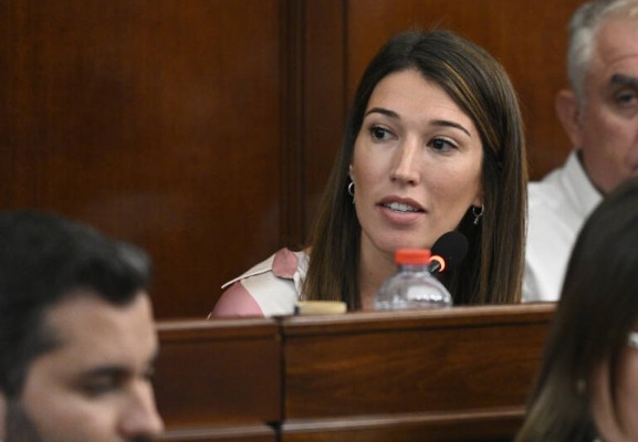 El PSPV retreu a Barrachina que reforme el seu despatx mentre retalla en abastiment d'aigua