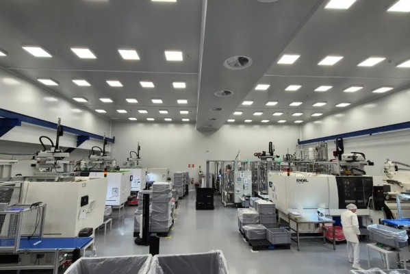 La ibense Vicedo Martí logra la clasificación ISO 7 para su sala blanca y fortalece el control ambiental