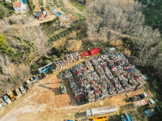 Los ecologistas de La Carrasca llevan al Juzgado y a la CHJ el depósito de coches de la Dana en Muro
