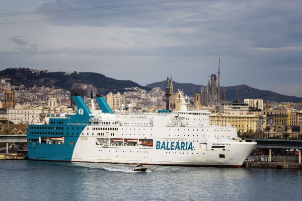 La naviera dianense Baleària abre una nueva ruta entre Barcelona y Argel