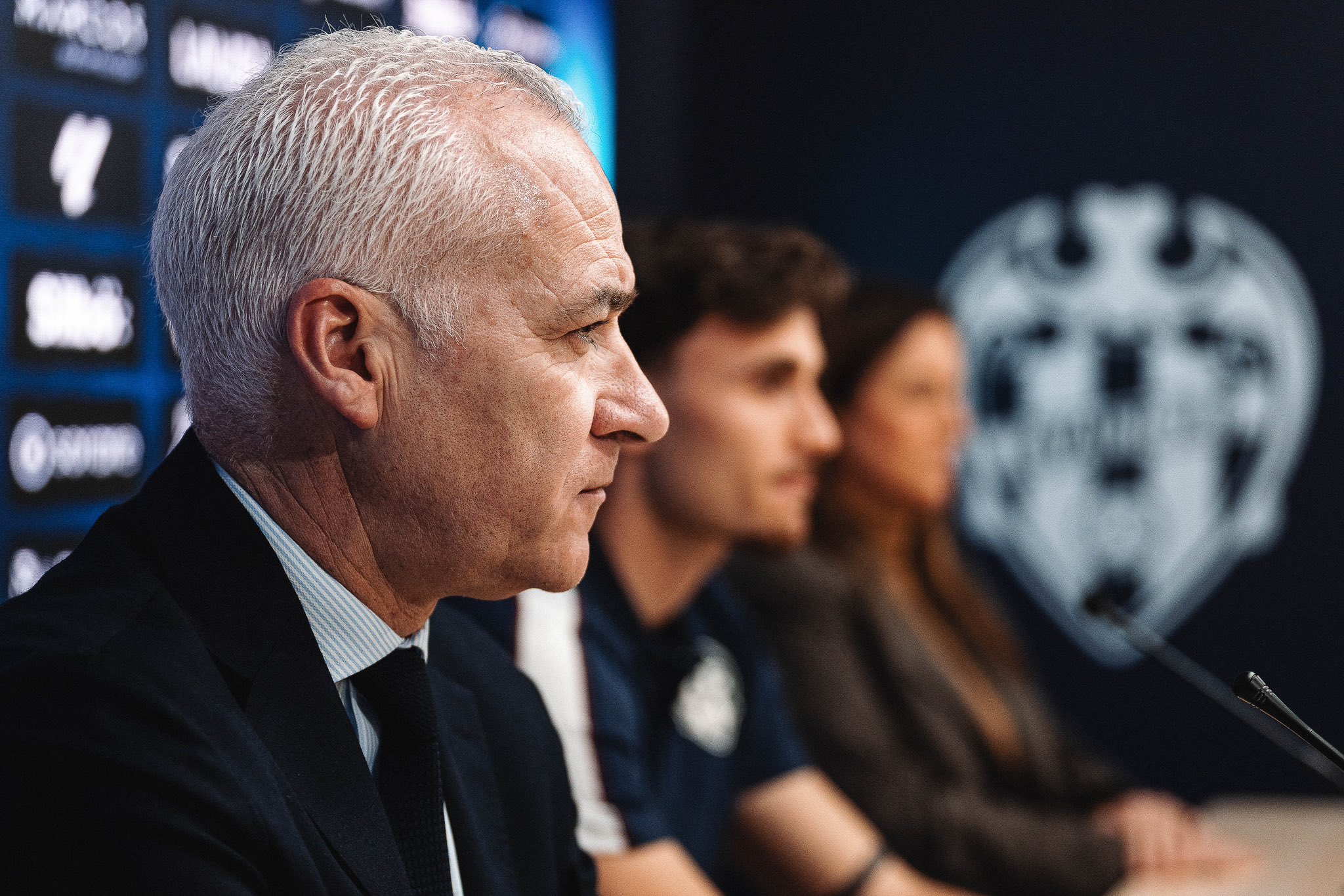 El Levante reconoce negociaciones para vender la sección de fútbol femenino