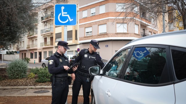 Onda sensibiliza sobre el correcto uso de las plazas para personas con movilidad reducida

