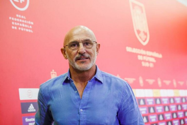  Luis de la Fuente, sobre su renovación como seleccionador: 