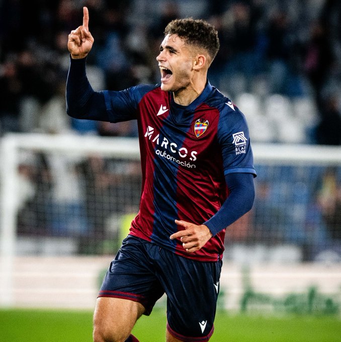 El Levante UD traspasa a Andrés García al Aston Villa
