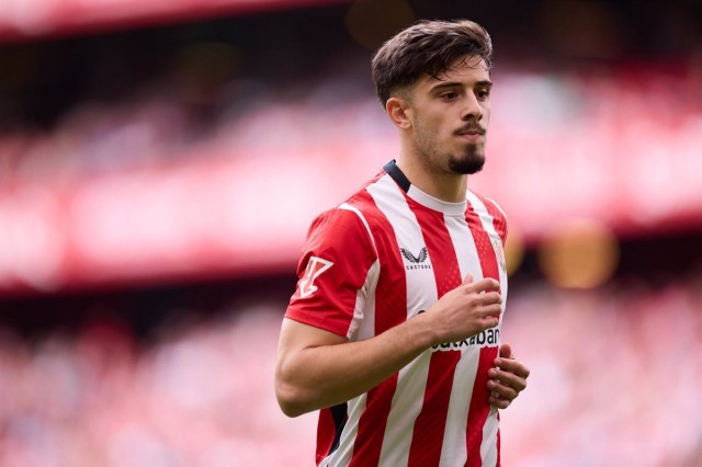 Elche y Athletic acercan posturas por Nico Serrano