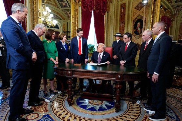 Trump anuncia que impondrá aranceles a otros países para 