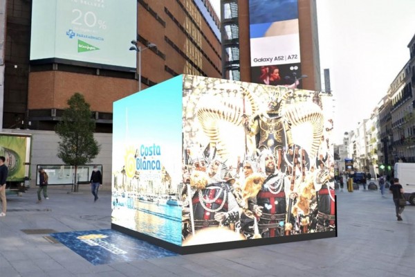 El Patronato Costa Blanca promociona Alicante en Madrid con una pantalla en la plaza del Callao