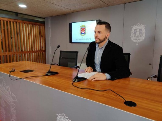 Compromís insta al PP a convocar el Consejo Local de Comercio de Alicante, sin constituir en dos años