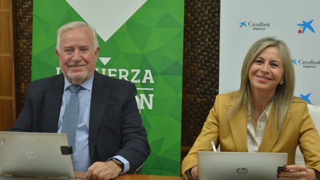 CaixaBank y Cedelco renuevan su convenio de colaboración
para intensificar 