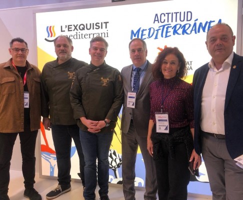 Alcachofa confitada con crema de carabineros y gambusí frito: la apuesta de Sant Joan en Fitur 2025