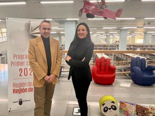 La BRMU convocará su primer premio de novela gráfica y recibirá la visita de María Dueñas, Carmen Mola y David Uclés