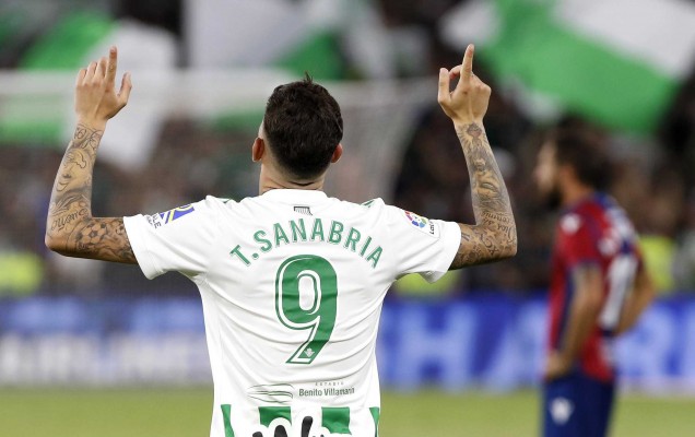 El Betis baja de la nube al Levante