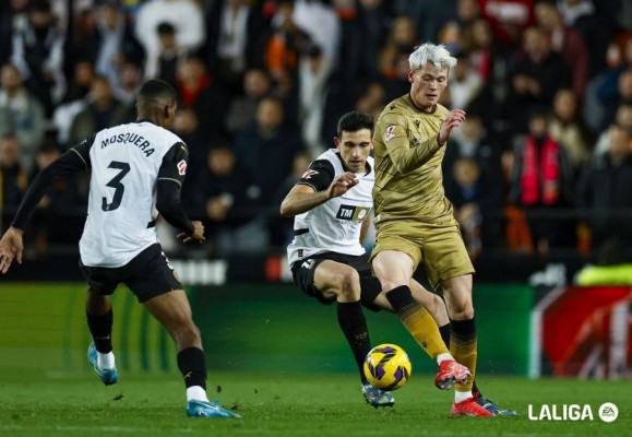 Mosquera, baja contra el Barça por sanción