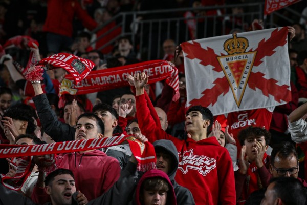 El Murcia refuerza el segundo puesto y está a cuatro puntos del liderato en Primera RFEF 