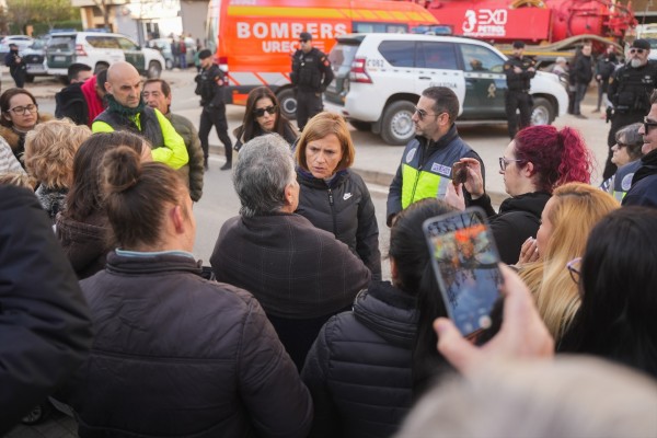 Inspección de trabajo, IVE y Guardia Civil trabajan en la investigación del derrumbe en el edificio de Benetússer
