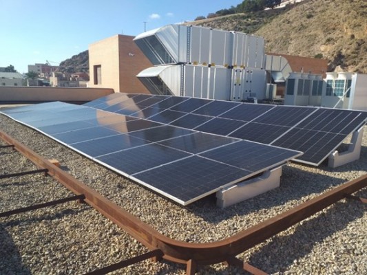 Justicia invierte en la sede judicial de Orihuela más de 863.000 euros en paneles fotovoltaicos