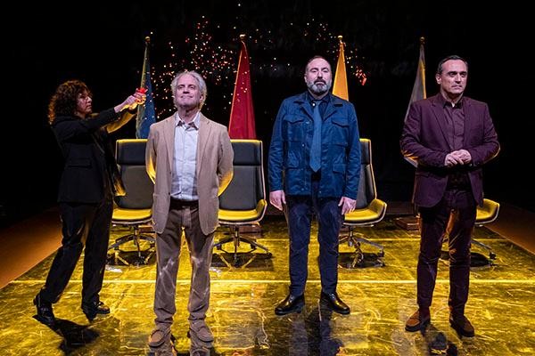 El Palau de Congressos de Peníscola acoge la representación de la comedia ‘La corporació’
