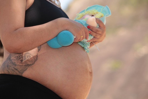 Relacionan la exposición a la contaminación antes del embarazo con mayor riesgo de obesidad infantil
