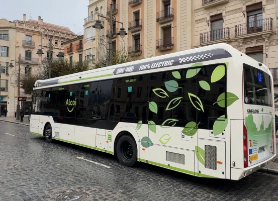 Alcoy incorpora el lunes los dos primeros autobuses eléctricos del servicio urbano y cubrirán la línea 3
