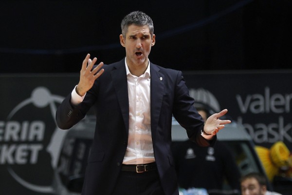 Burgos revela que solo cuatro jugadoras han podido completar los entrenamientos semanales
