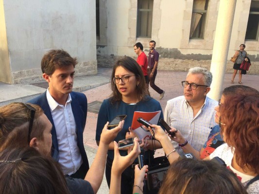Cs acusa a Echávarri y dos asesores de falsedad y prevaricación por los contratos de Comercio