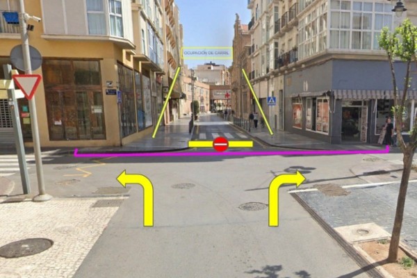 La calle Gisbert, una de las arterias principales del casco antiguo, cortada este sábado