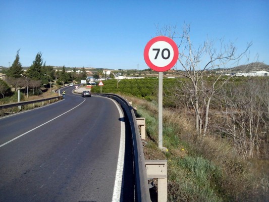 La Diputación desdoblará la carretera CV-374 entre la Reva y Loriguilla
