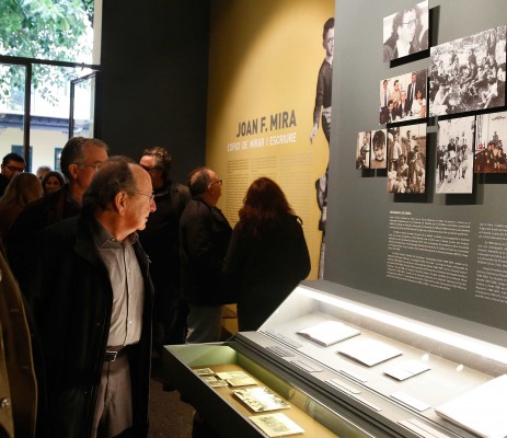 El Museu Valencià d’Etnologia porta a l’UJI la mostra 'Joan F. Mira. L'ofici de mirar i escriure' 