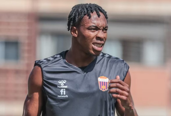 El Eldense cede a Osasuna al delantero nigeriano Sixtus Ogbuehi

