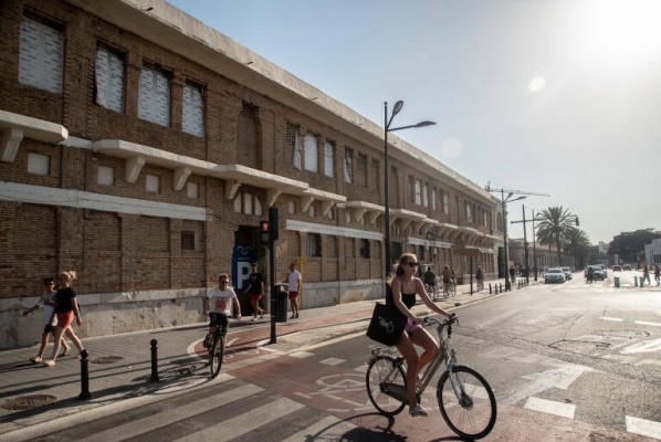 El Ayuntamiento de València espera un informe de Patrimonio para decidir el futuro de los Docks