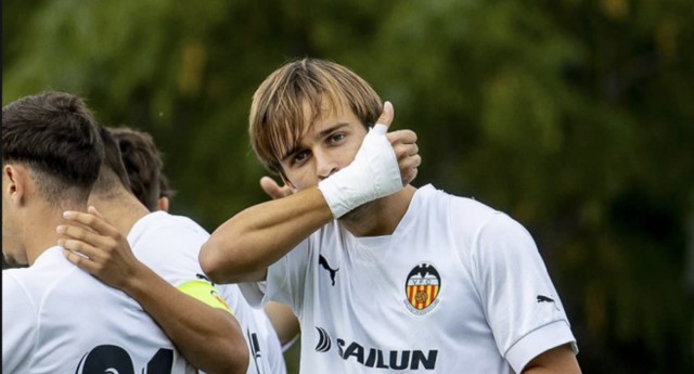 Mario Domínguez reaparece con el Mestalla diez meses después 