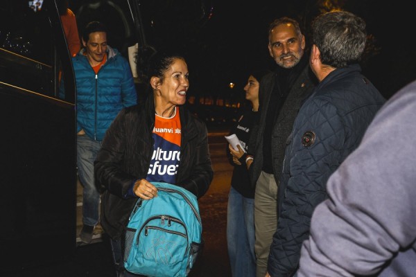 Los jugadores de Valencia Basket financian los autobuses para aficionados tras la Dana
