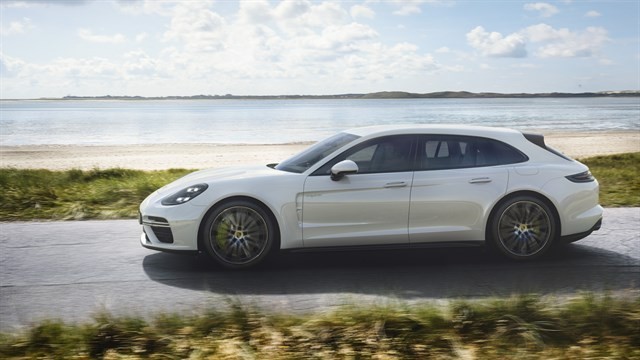 Porsche amplía su gama híbrida con una nueva versión del Panamera de 680 caballos

