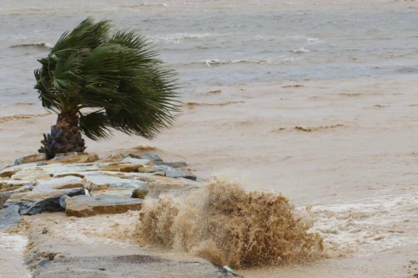 Aviso amarillo en la costa de Cartagena por viento de hasta 55 kilómetros y olas de tres metros