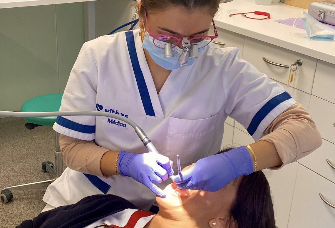Una oclusión dental sin tratar puede ocasionar  pérdida de piezas dentales o cefaleas 