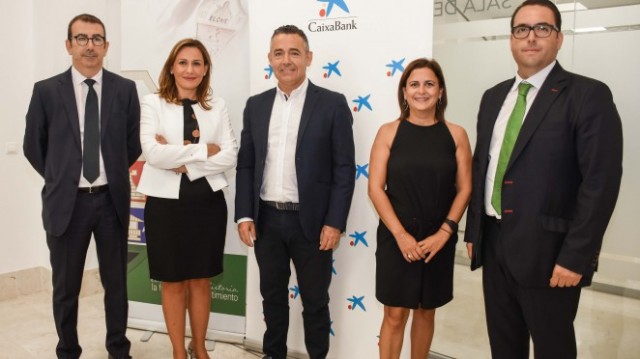 El Elche C.F. y CaixaBank renuevan su colaboración
