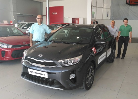 KIA Autopista Sur recibe las primeras unidades del nuevo KIA Stonic