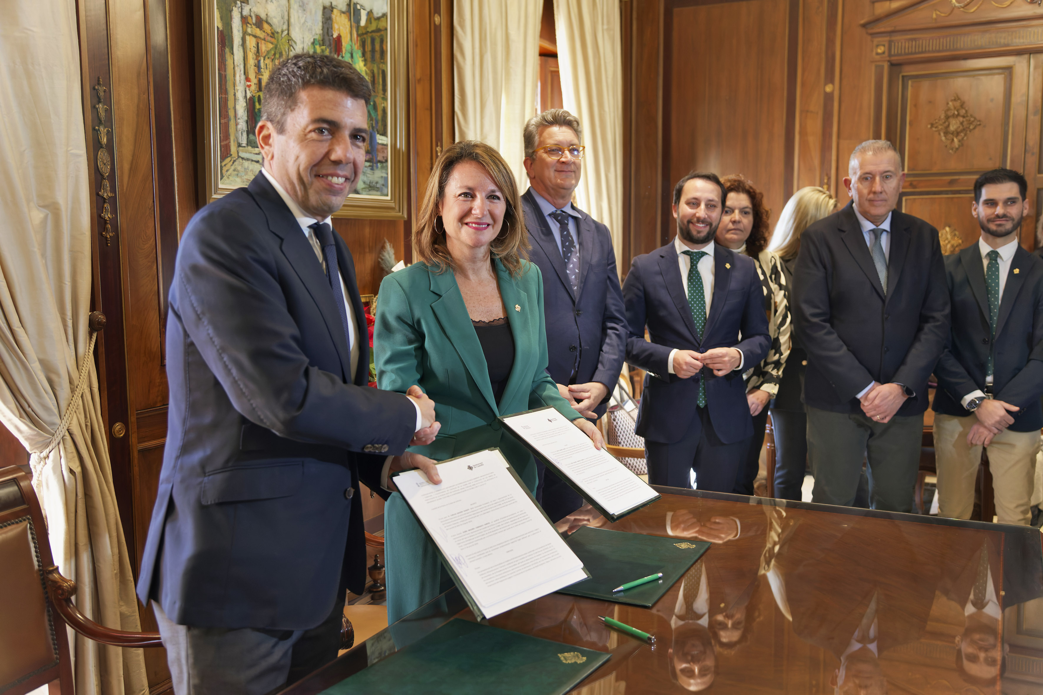Las imágenes de la firma de los convenios de la ronda Oeste y Borrull (Fotos: Antonio Pradas)