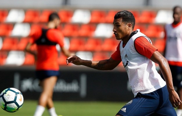 Marcelino prueba con Soler al lado de Parejo y Murillo y Garay en la defensa