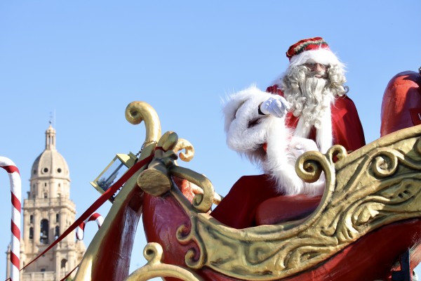 La cabalgata de Papá Noel llena Murcia de ilusión y magia (Fotos: CPM IMAGEN)