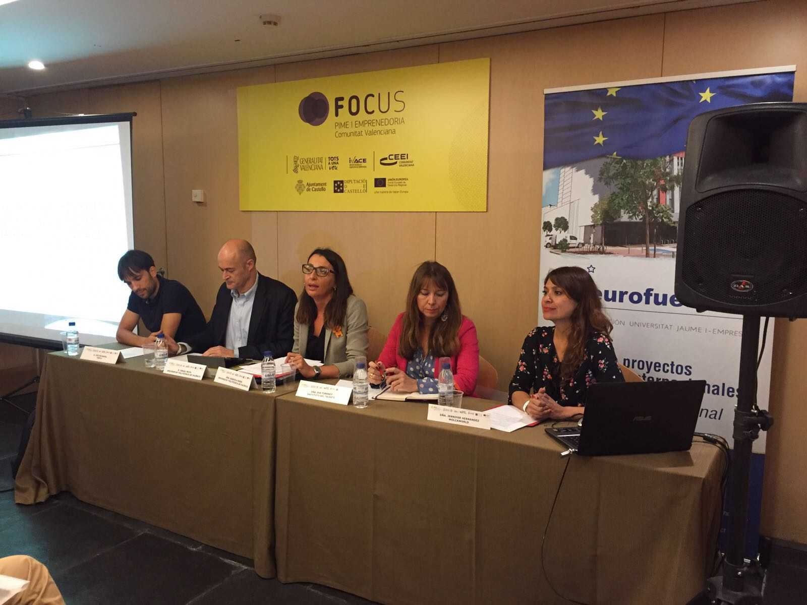 El perfil de la mujer emprendedora valenciana: entre 35 y 44 años, soltera y sin hijos