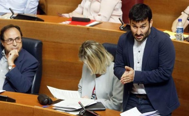 El Gobierno negociará con la Generalitat el decreto ley de plurilingüismo antes de llevarlo al Constitucional