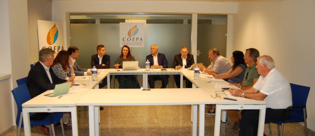 Coepa y Cepyme expresan su rechazo a la tasa turística en el pleno municipal de Alicante