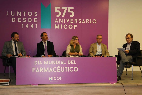 El Colegio de Farmacéuticos de Valencia amenaza a Sanidad con desvincularse del copago