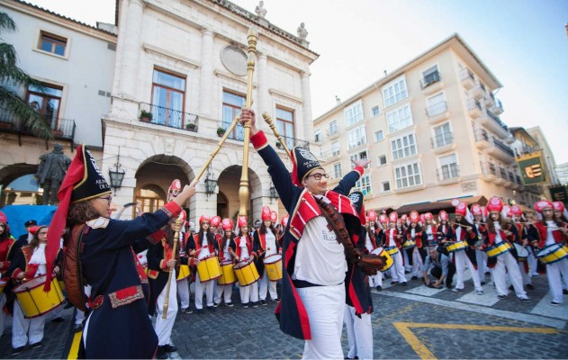 El Tio de la Porra y Mulïer abren las fiestas de Gandia
