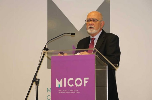 El Colegio de Farmacéuticos de Valencia se queja a Puig de las formas de Montón